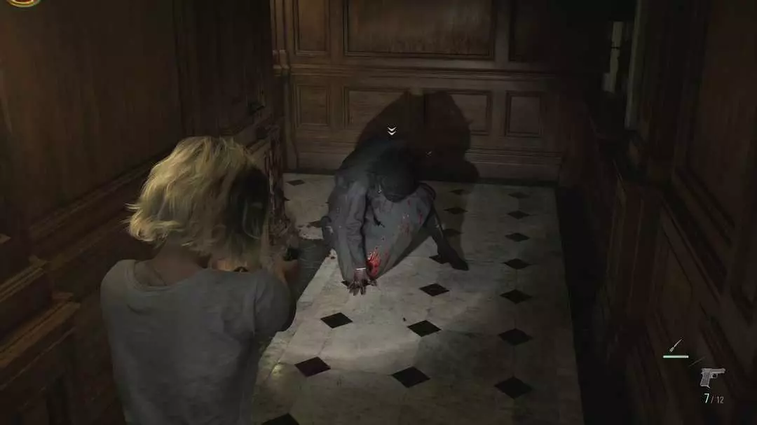 Bắn chân zombie trong Examination Room Resident Evil 9 để tiết kiệm đạn
