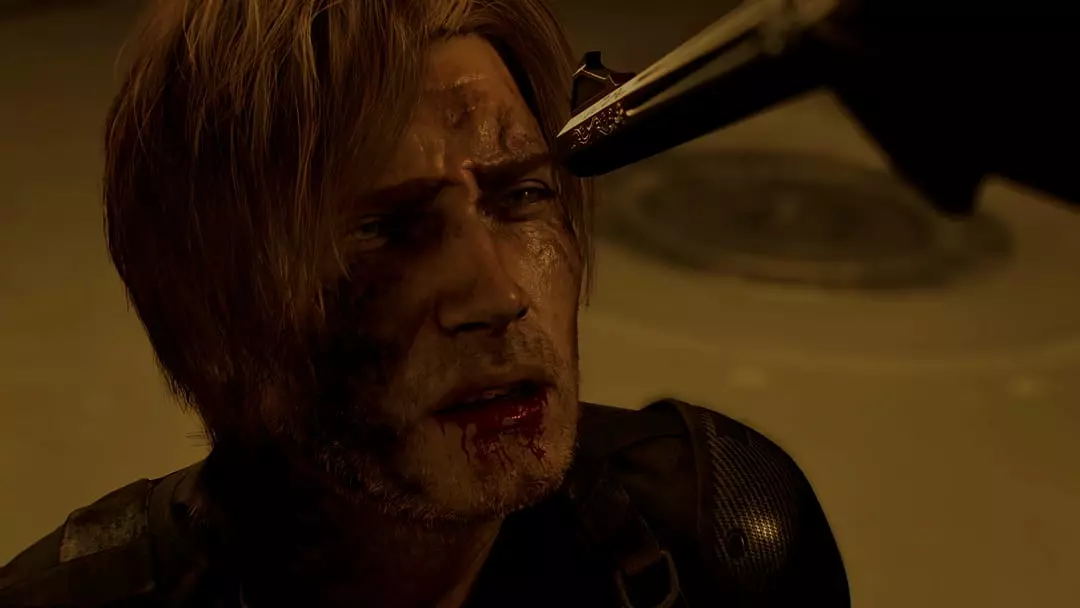 Cận cảnh Zeno chĩa họng súng lục vào đầu Leon S. Kennedy đang bị thương trong Ending Destruction