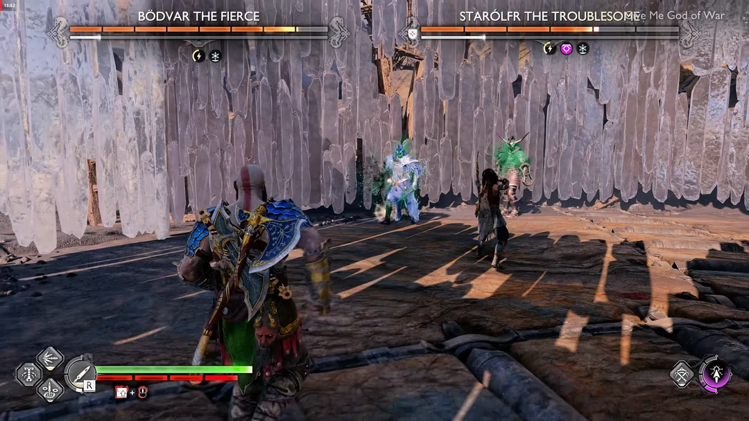 Kratos giao chiến với Bödvar và Starólfr tại Svartalfheim trong God of War Ragnarök