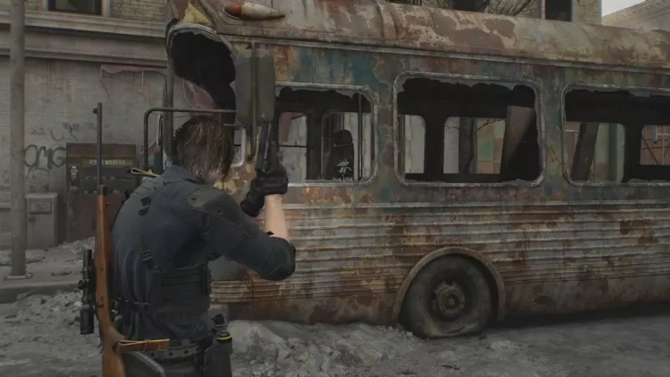 Vị tr&iacute; tượng Mr. Raccoon 14 trong chiếc xe bu&yacute;t đổ n&aacute;t Wrecked Bus RE9